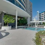 D-Ocean Retreat Modern 3-Bedroom Apartment